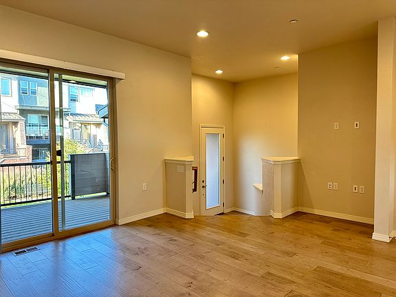 5th image of 1023 Leonard Ln