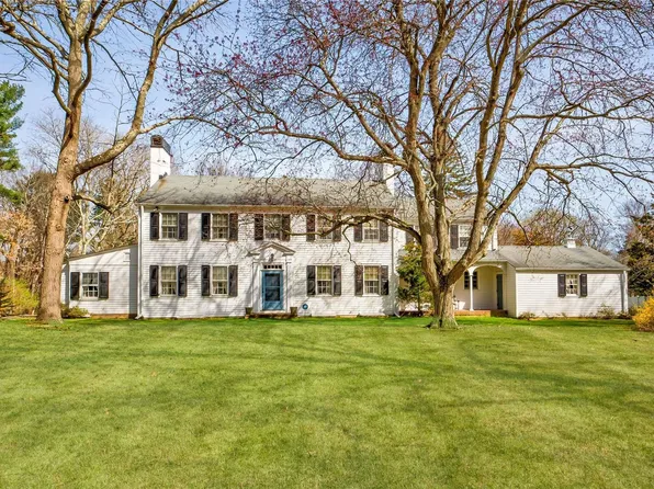 355 Stillwell Lane, Laurel Hollow, NY 11791