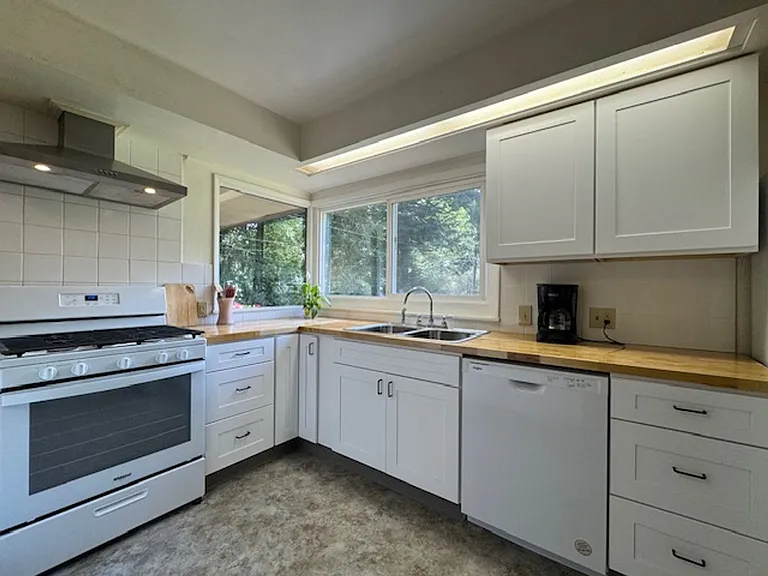 1184 Fickle Hill Rd — Photo 6