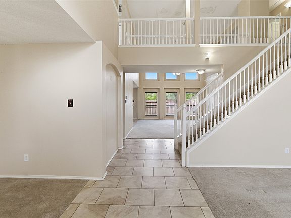 2nd image of 531 Pecan Leaf Dr