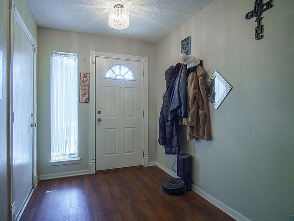3rd image of 213 Lawndale St