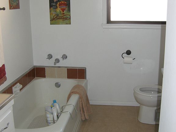 5th image of 5214 Lillian St