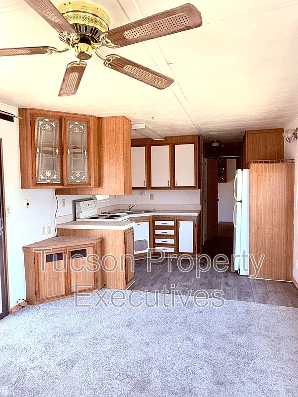 1 bed, 1.0 bath, 700 sqft, $700 — Photo 2