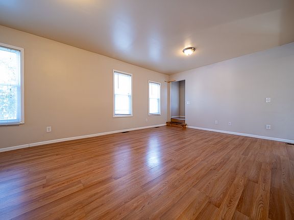 3rd image of 1097 24th Ave SE