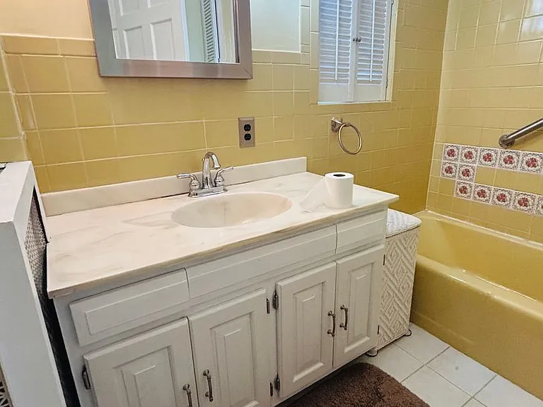 219 W Main St — Photo 13