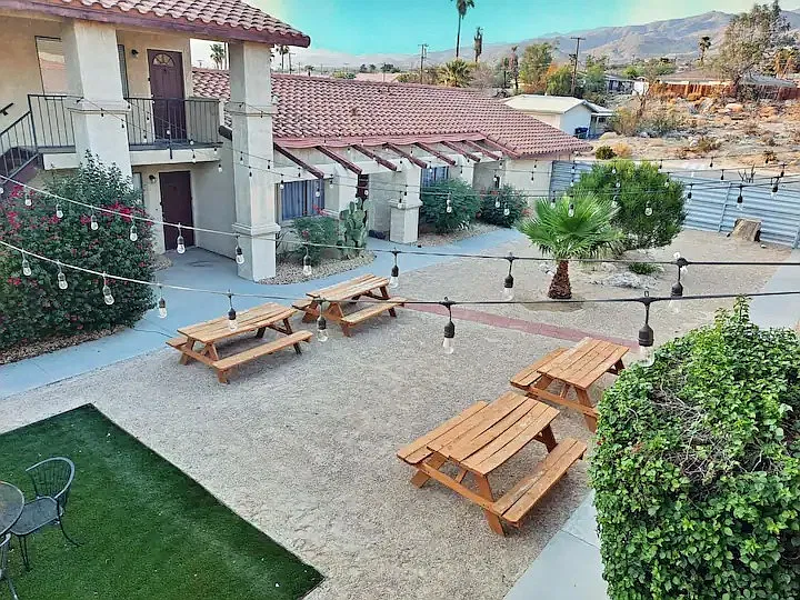 2 bed, 700 sqft, $1,700 — Photo 1