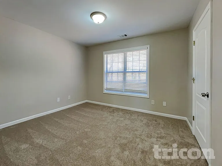 1219 Falls Creek Ct — Photo 14