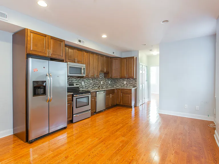 2532 Amber St #2 — Photo 3