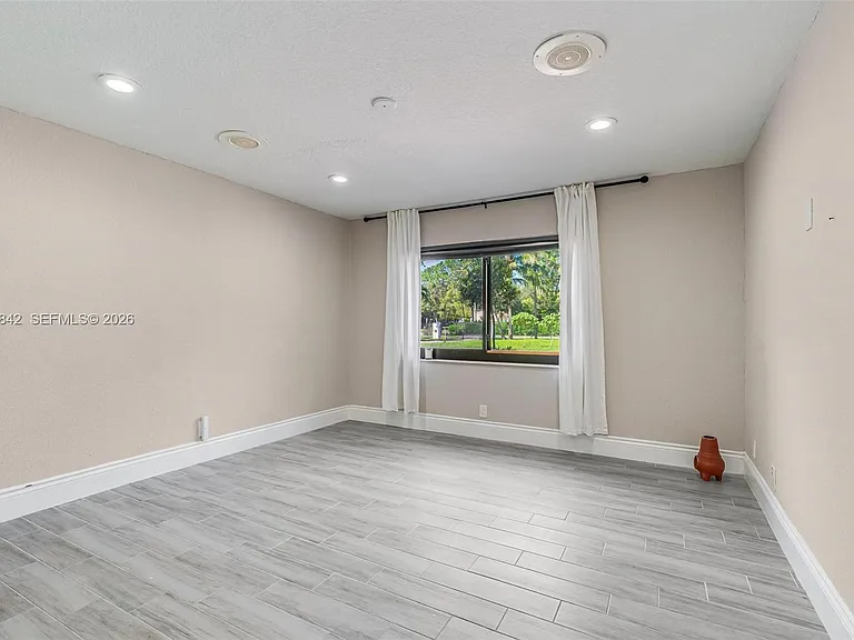 6252 NW 65th Ter — Photo 25
