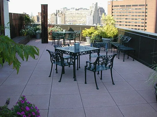 Rented by Barshay Brokerage | media 8