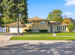 1586 Marshall Dr, Des Plaines, IL 60018