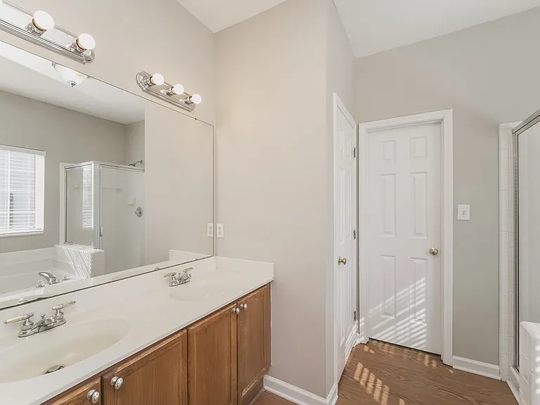 4031 Huntmeadow Dr — Photo 11