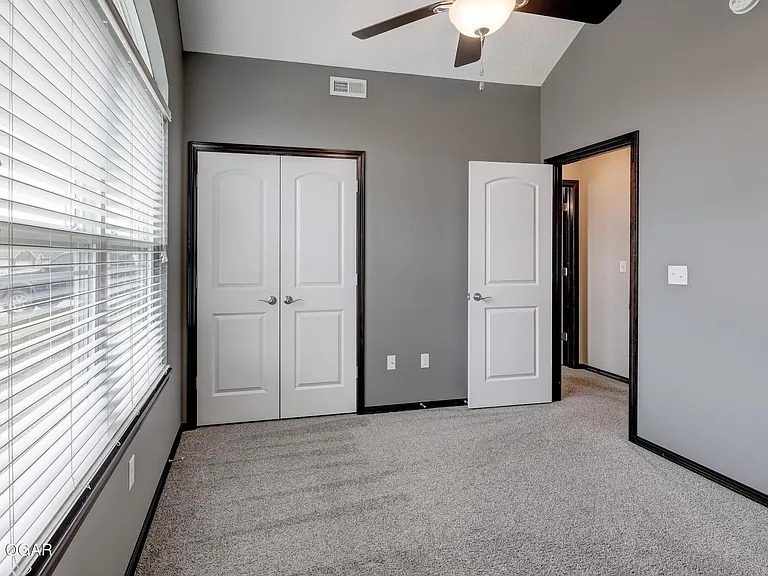1233 Montana Pl — Photo 24