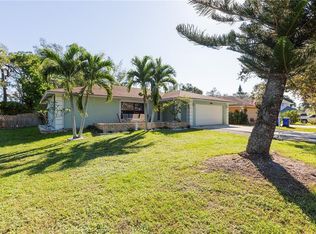 2590 11th Cir, Naples, FL 34103