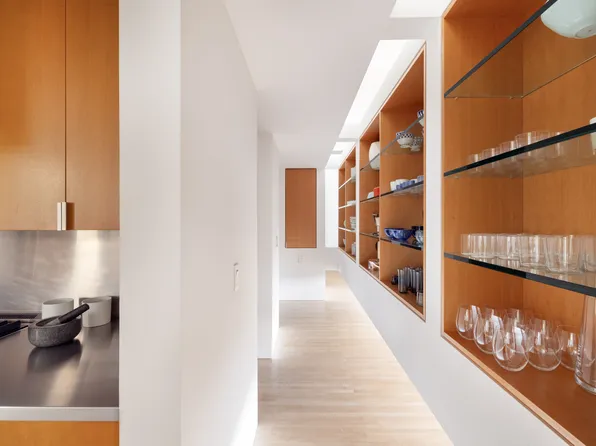 227 West 17th Street image 9 of 23