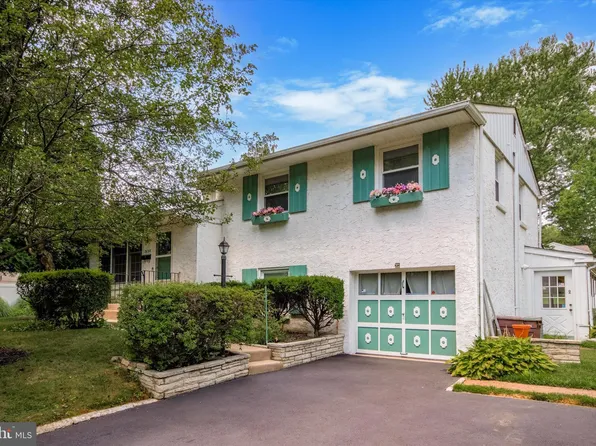 2036 Shadybrook Ln, Feasterville Trevose, PA 19053