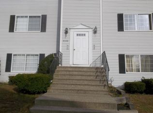 21 3rd St APT 1B, Waterbury, CT 06708