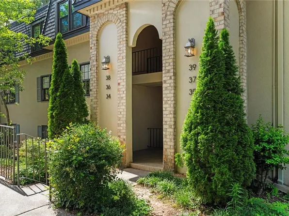 34 Chaumont Sq NW, Atlanta, GA 30327