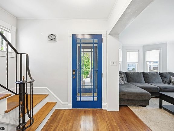 3rd image of 2 Academy St