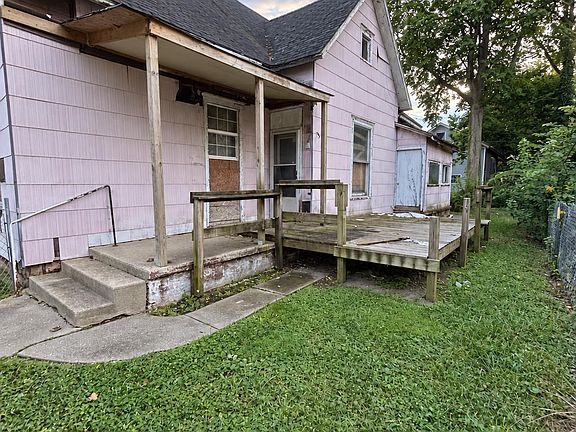 3rd image of 115 12th St