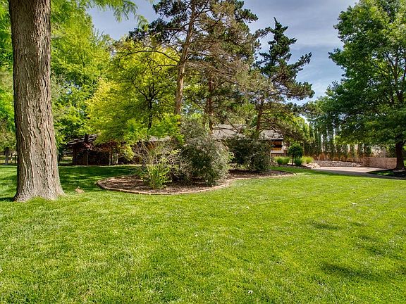 5th image of 2716 Redbird Ln