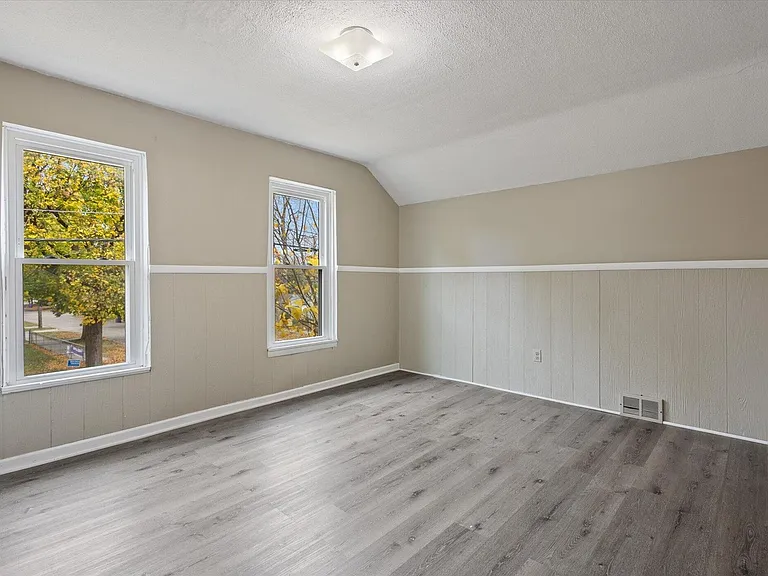 838 Veto St NW — Photo 9