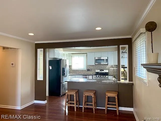 235 W Farnum Ave — Photo 4