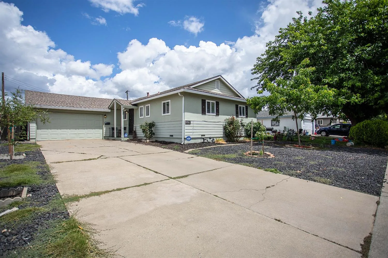 8961 Rosetta Cir photo 1