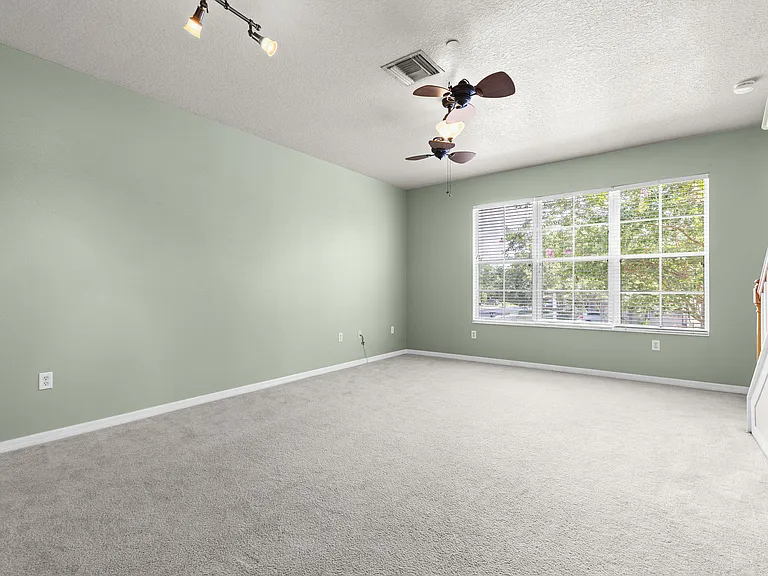 2412 Middleton Grove Dr — Photo 23