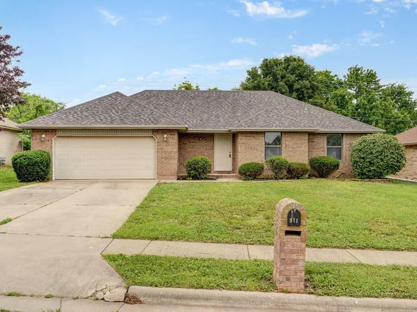 511 W Chestnut Road, Nixa, MO 65714