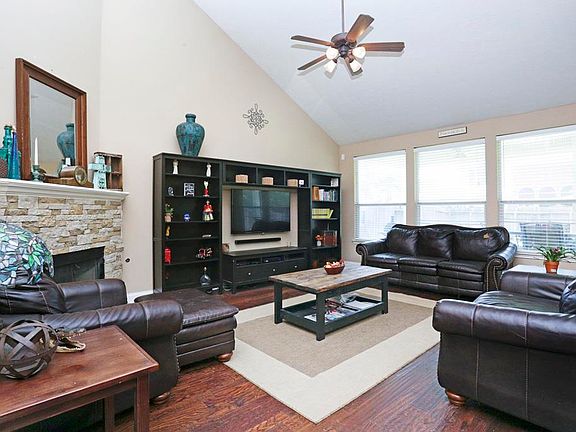 3rd image of 10027 Darrell Springs Ln