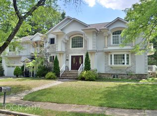 362 Janet Ave, Paramus, NJ 07652