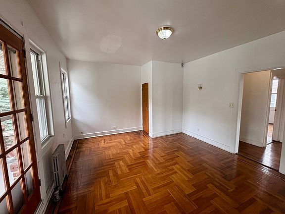 3rd image of 3200 Oxford Ave #2
