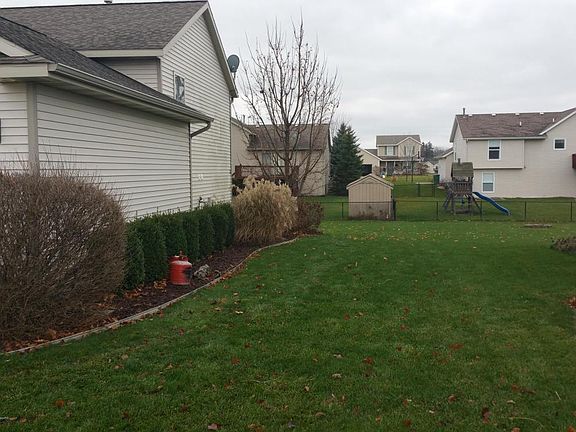 4th image of 10961 Douglas Dr