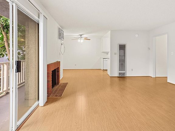 3rd image of 1616 Barry Ave #103