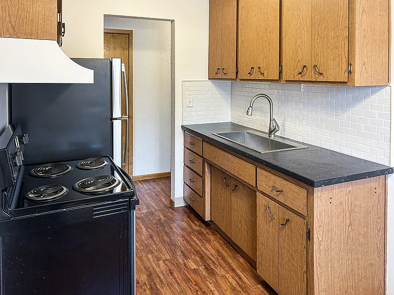 Carroll Court Apartments — Photo 40