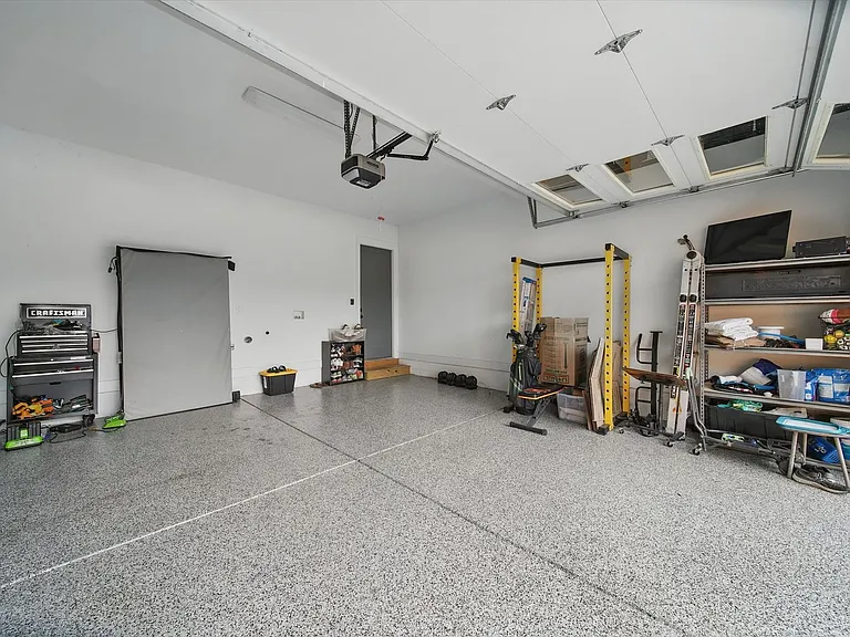 708 Cross Trail Dr — Photo 30