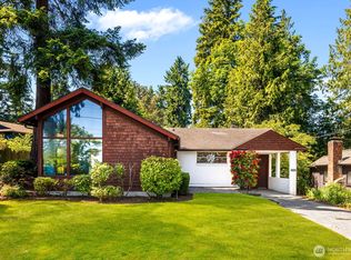 9539 Lake Shore Blvd NE, Seattle, WA 98115