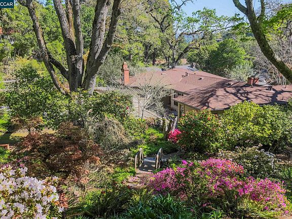 2nd image of 847 Acalanes Rd