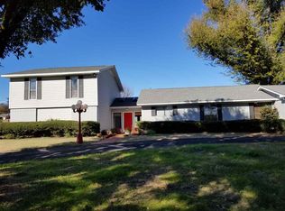 710 W Country Club Rd, Hallsville, TX 75650