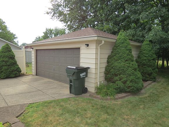 4th image of 29481 Parkwood Dr