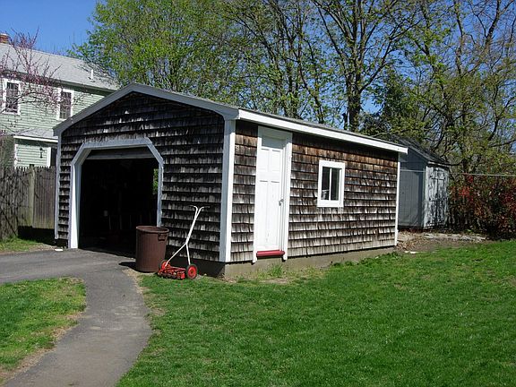 Detached Garage