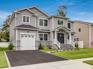 48 Frankel Blvd, Merrick, NY 11566