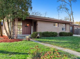 300 Voltz Rd, Northbrook, IL 60062