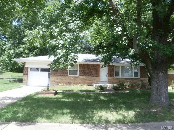1237 Fargo Dr, Saint Louis, MO 63135