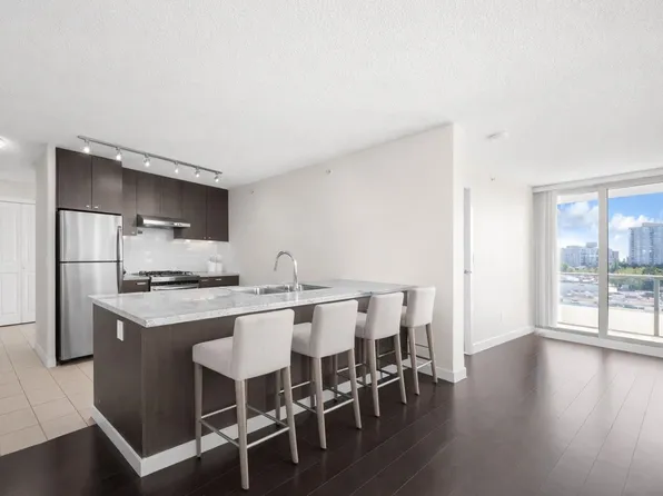 6688 Arcola St #506, Burnaby, BC V5E 0B3