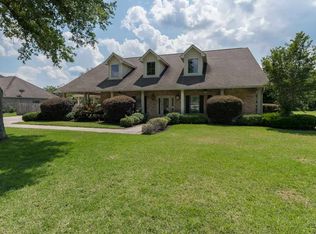 8165 Dawn Dr, Beaumont, TX 77705