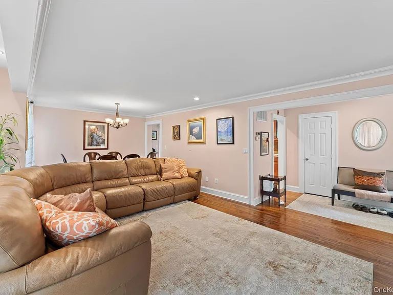 12 Downing Ct — Photo 7