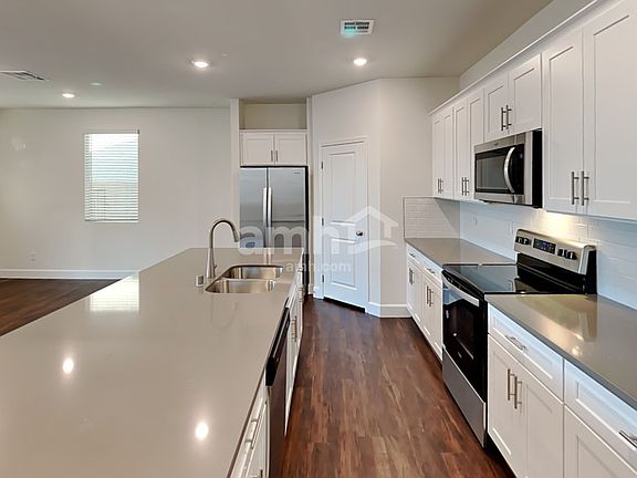 3rd image of 585 Topiary Park Ave