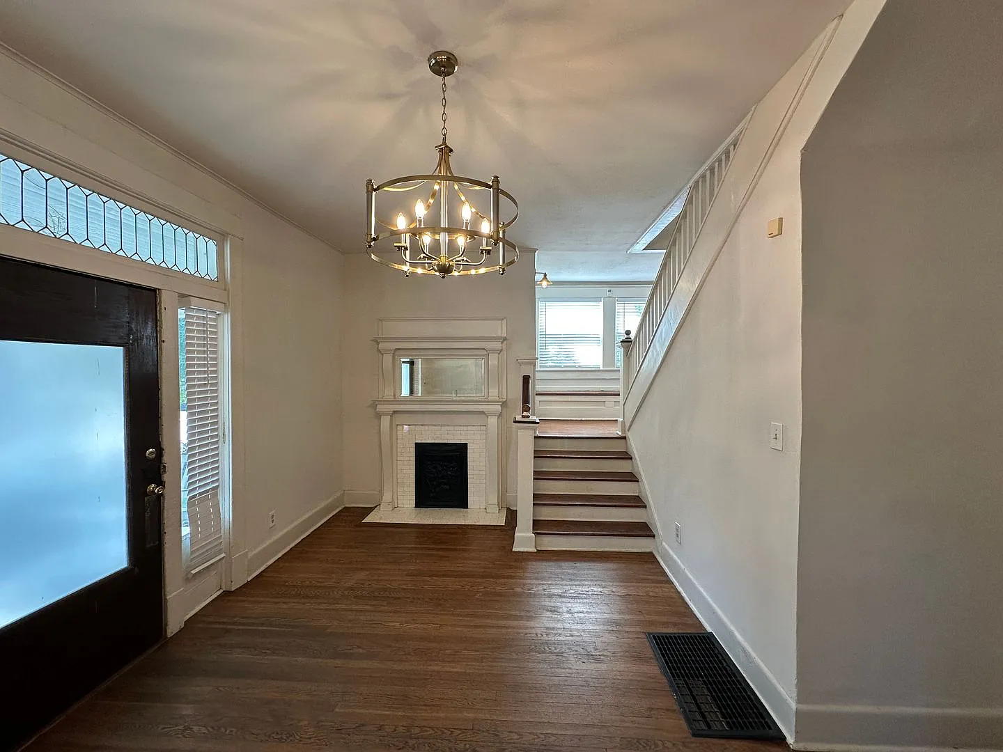 4 Br/ 2 Ba In Central Gardens Area- Available Now! — Photo 3